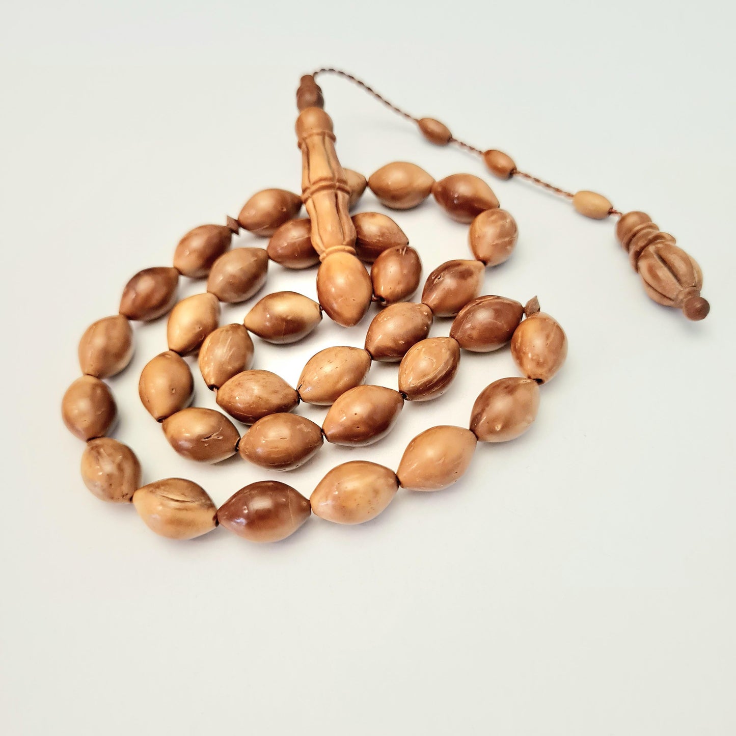 Nakkaş Master Craftsmanship Imame and Hitame Handmade Collectible Master Prayer Beads Kuka Tree 31 Gr, 9X14 mm 40 cm in Special Velvet Box