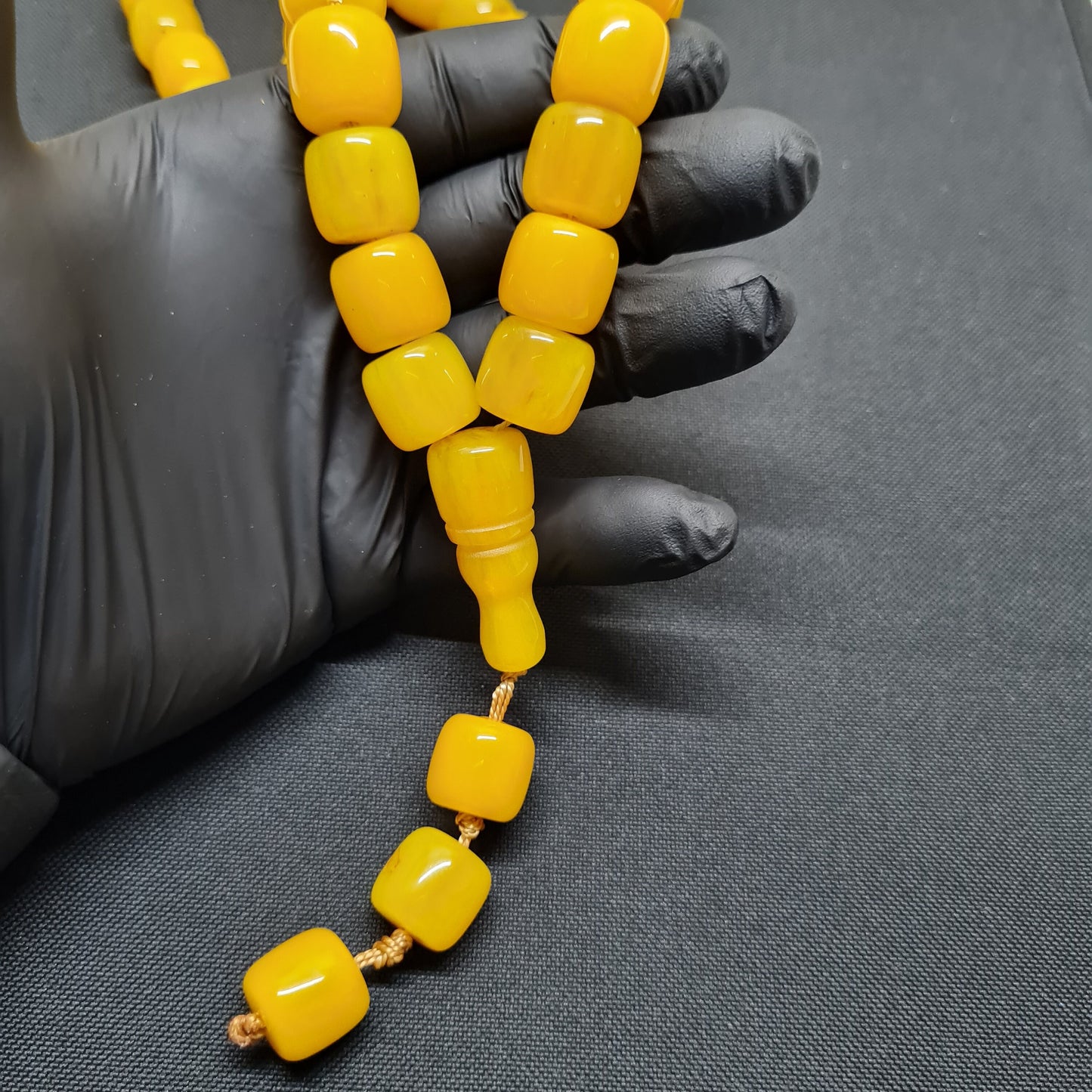 Sarı Katalin Tesbih, 38 cm Uzunluk, 140 gr Ağırlık, 17x16 mm Boncuk Ölçüsü, Usta İşi Kuru Torna